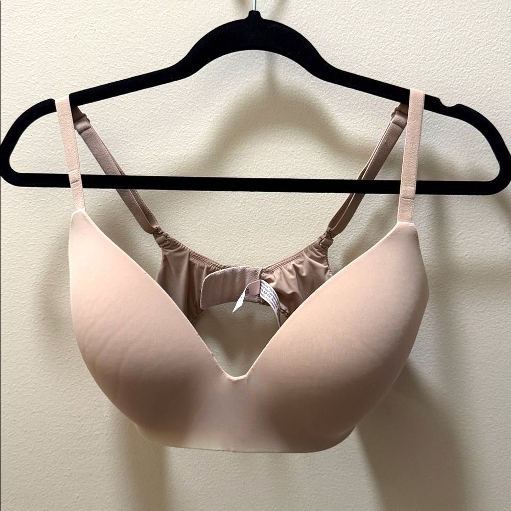 Victoria’s Secret T shirt Bra Lightly Lined Wireless Racerback 34E(DD) Tan Nude